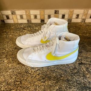 ‼️LE‼️Nike Blazer Mid 77 Vintage Optic Yellow